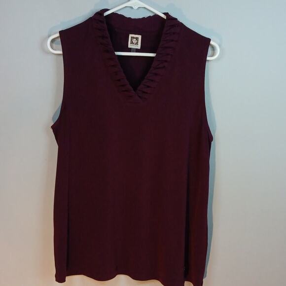 Anne Klein Tops - EUC Anne Klein Sleeveless V-Neck Purple Top L